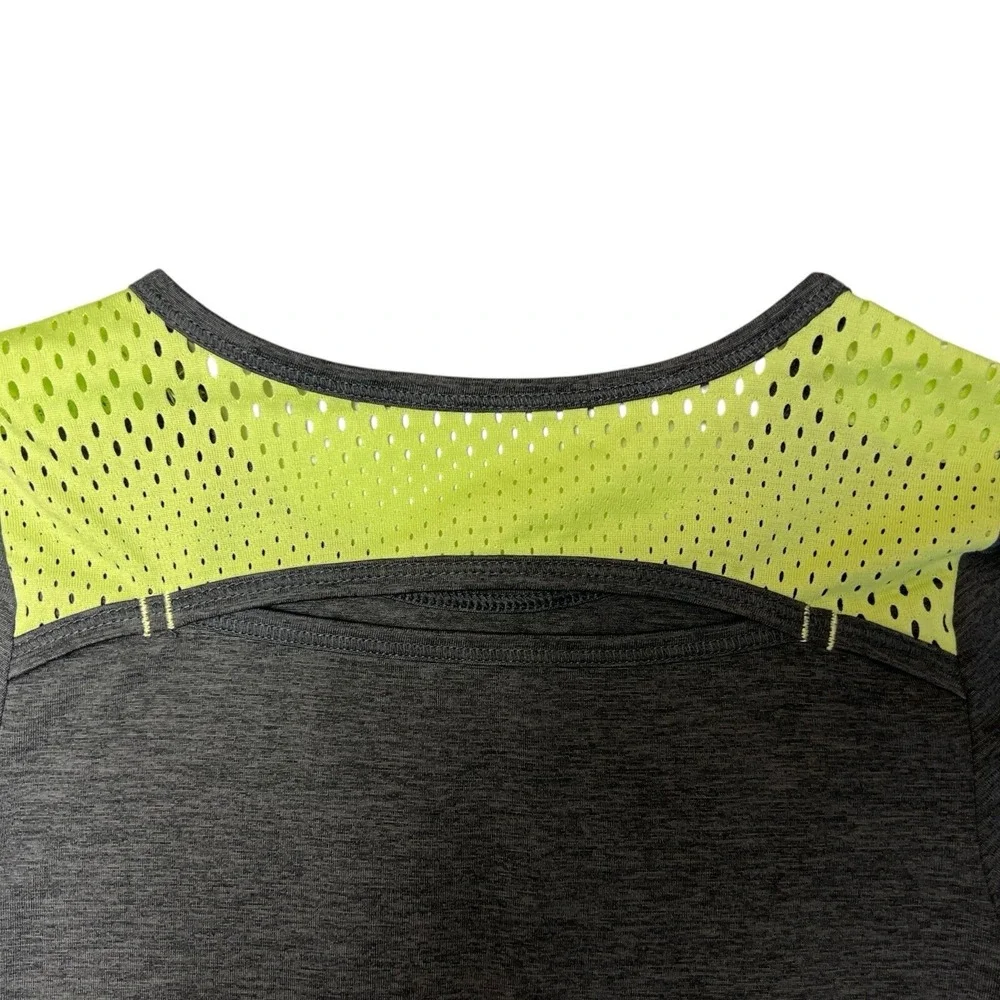 Reebok Tee Size XS T-shirt Multicolor Pullover Performance Sporty Motivational‎